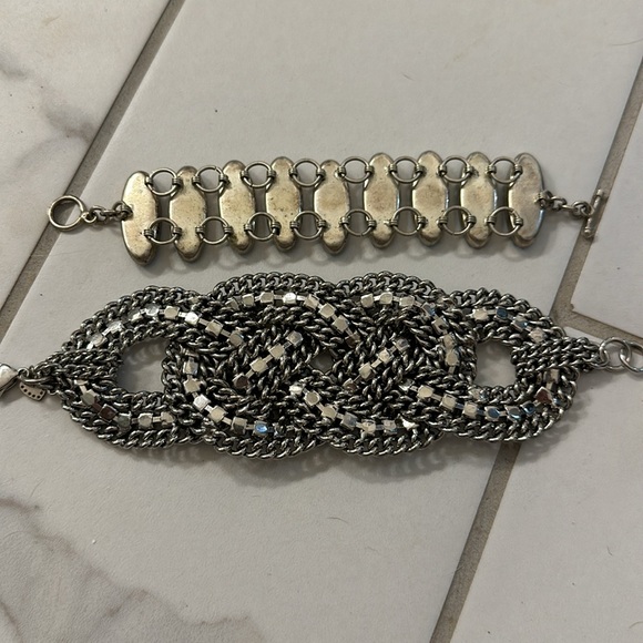 Fun costume jewelry - Picture 4 of 5